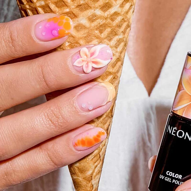 Sorbetowe paznokcie na koniec lata. Manicure inspirowany lodami wygląda obłędnie